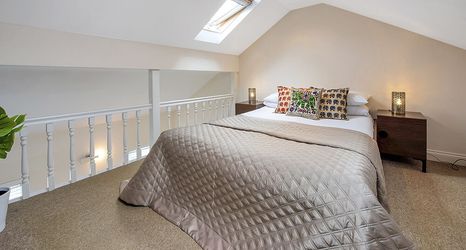 Others 2 Finding My Palace in Tooting