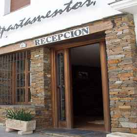 Primary image1Siete Lagunas Apartamentos,Polopos公寓