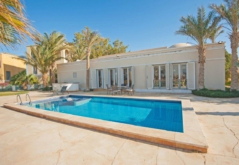 Others Chic 4-Bedroom White Villa for Rent in El Gouna Egypt