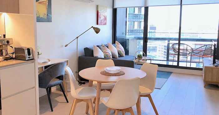 Others Pride Docklands Waterfront Apartment City View