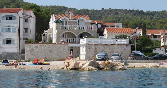 Others Sea front stone house