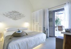 Others 7 Eolia Kamari Villa