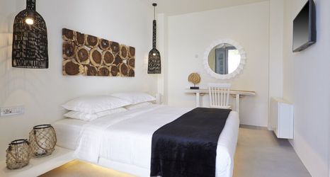 Others 2 Eolia Kamari Villa