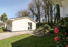 Others 7 3 Rosecraddoc Lodge