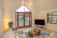 Others The Creekside