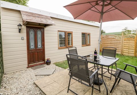 Others Wisteria Chalet