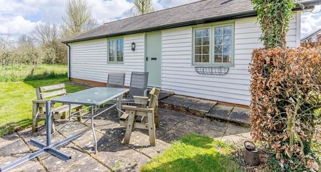 Others 2 Little Melrose