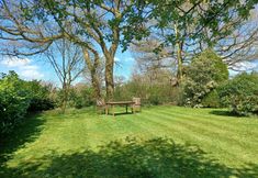 Lain-lain 5 Magpie Cottage