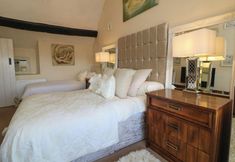 Others 7 19 Quay Street