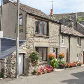 Primary image 1 Lees Cottage, Baslow and Bubnell Hotels