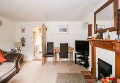 Lain-lain 2 Flint Cottage