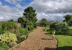 Lain-lain 6 The Coach House