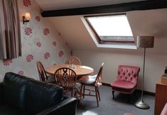 Lain-lain 7 The Coach House