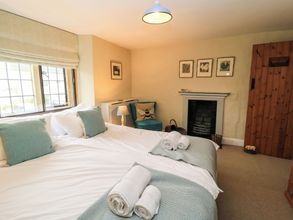 Others 4 The Old Swan