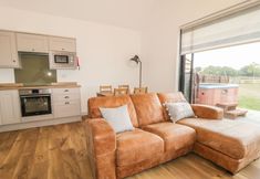 その他 2 Swan Lodge Castle Farm