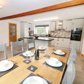 Primary image 1 Ysgubor Fawr, Pistyll Hotels