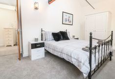 Others 3 4 Holt Court