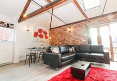 Others 5 4 Holt Court