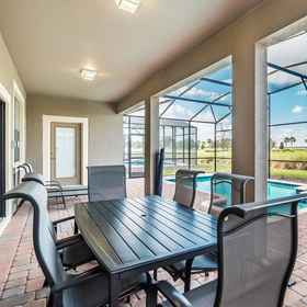 Primary image 1 เกรอห์ซีดีดับบลิว9157 - แชมเปียนส์ เกท รีสอร์ท - บ้านพัก 6 ห้องนอน 6 ห้องน้ำ, โรงแรม & ที่พัก Calabay Palms Villa