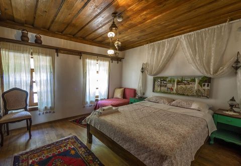 Lainnya Birgi Yeni Gelin Evi