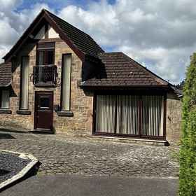 Primary image 1 Castle House Holiday Home, Wormhill Hotels