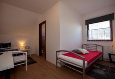 Others 3 Pension Vier Tore