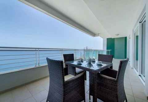 Lainnya Seafront Luxury Apartment, Pool and Great Location