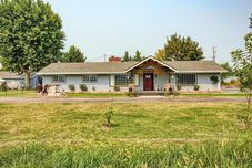 其他 Racing Horse Ranch with Unlimited Golf