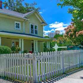 Primary image 1 Pioneer House - North Suite, Hotel Angus Bowmer Theater