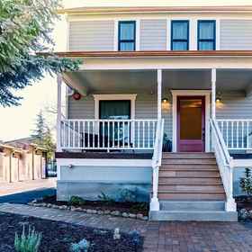 Primary image 1 Redtail Suites ~ Entire Home ~ Sleeps 12 ~ Tesla Station, Hotel Angus Bowmer Theater