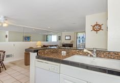 Lain-lain 6 Fun in The Sun