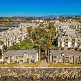 Primary image 1 펀 인 더 선, Sleeping Tiger Coffees 호텔