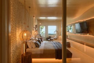 Others 4 Divelia East