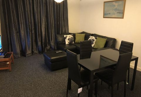 Lain-lain The Rhinos 3