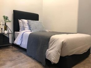 Others 4 Expressionz Professional Suites by SYNC