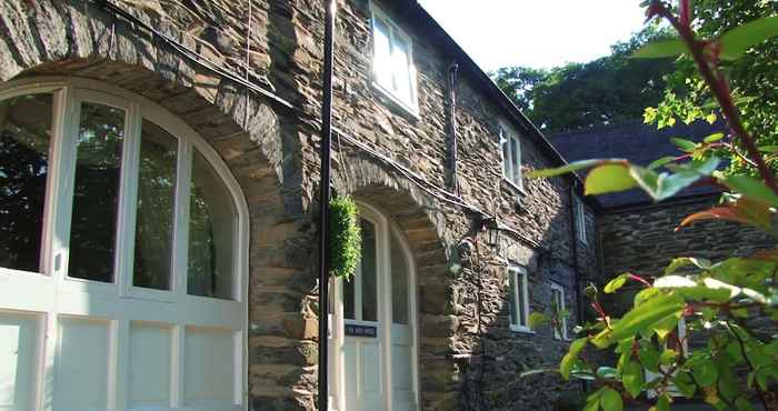 Others Bryn Melyn Farm Cottages- 5 Luxury Cottages In A Stunning Setting with Wood Fired Hot Tub