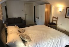 기타 6 The Pecking Mill Inn