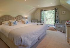 Others 4 Great Ashley Farm B&B and Shepherds Huts