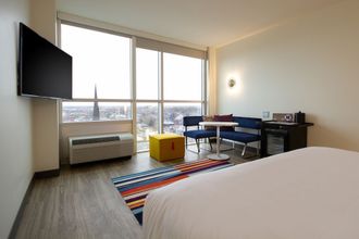 기타 4 Aloft Buffalo Downtown