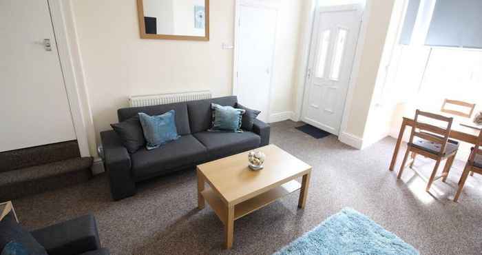 Others 2 Bedroom Family Home near Leeds City Center