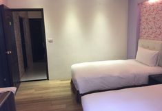 Lainnya 7 OEC Hostel