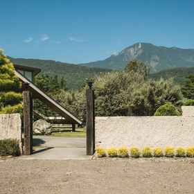 Primary image 1 Afternoon Resort, 완롱 호텔