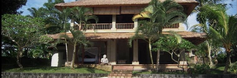 Others The White Heron