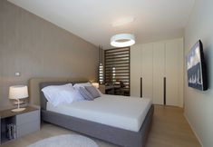 Others 4 Designed Apartment with Swimming Pool