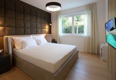 Others 2 Designed Apartment with Swimming Pool