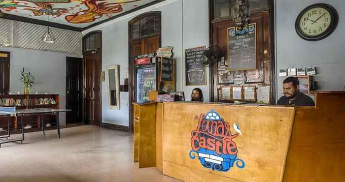 Lainnya Luna's Castle Hostel