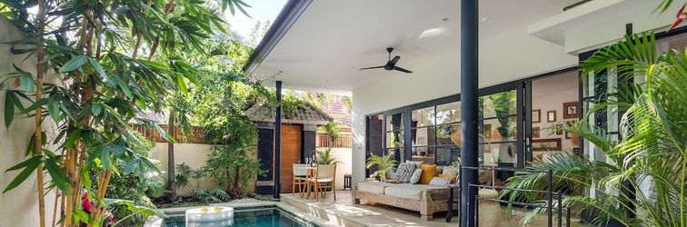 Others Villa Lora by Villa Finder