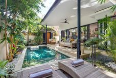 Others Villa Lora by Villa Finder