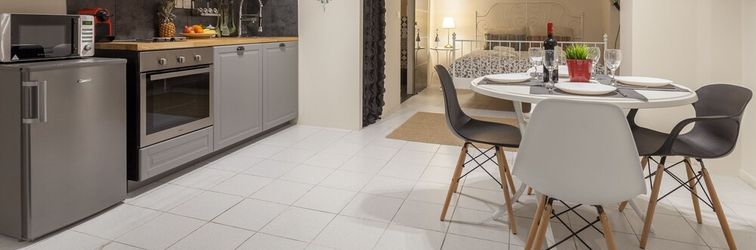 Others A Gift in the Heart of Monastiraki A