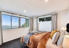 Others 4 Spectacular Hilltop Retreat near Piha